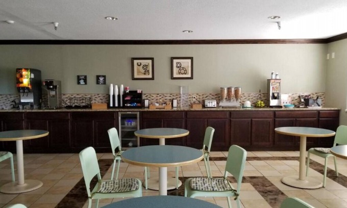 Castle Rock Casa | Relax and Recharge! 4 Comfortable Units, Dining, Near Plum Creek Golf Course