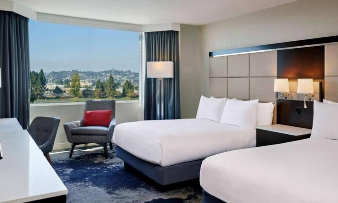 Redwood Shores Casa | Relax and Recharge! Pet-friendly Accommodation with Scenic Views, Outdoor Pool!