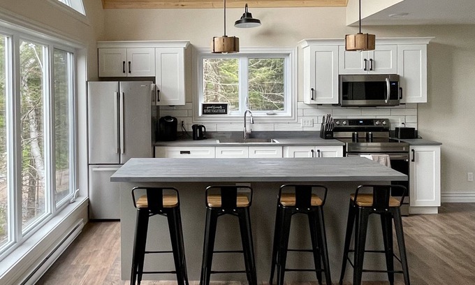Port Blandford Cabaña | Relax and Revitalize at Sprucewood Cottage