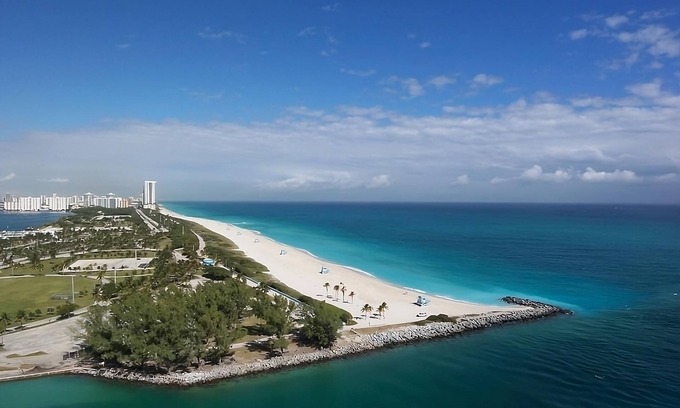 Bay Harbor Islands Hotel | Relax and Unwind! Family-friendly Unit w/ Balcony, Rooftop Pool. Parking On-Site