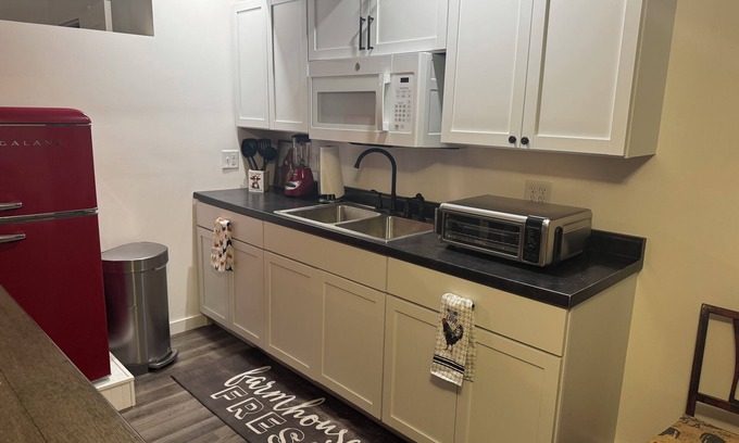 Benton Apartamento | Relax and Unwind at a Peaceful Retreat Near Rend Lake