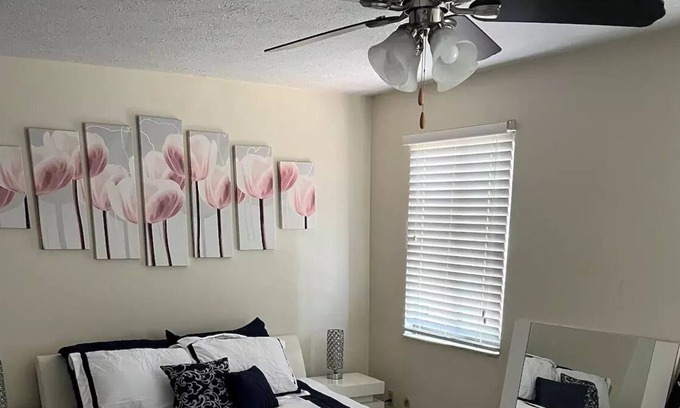 Monroeville Casa | Relax and Unwind!