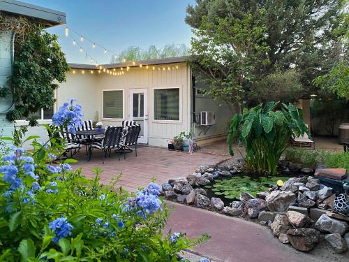 Tucson Casa | Relax at Artist's Secret Garden, KOI pond & COOL WATER jacuzzi, 4 BIG groups
