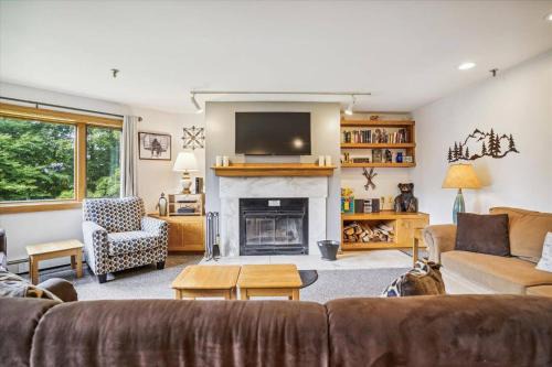 Central Vermont- Killington Casa | Relax at Highridge B16B Mountain View Condo with Fireplace, Sauna & Resort Perks