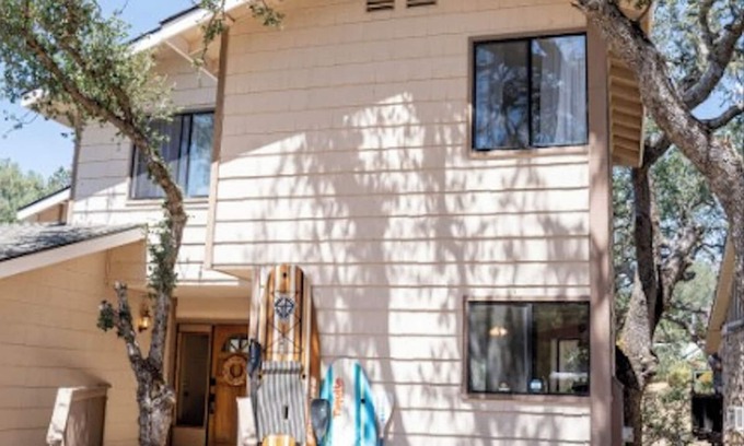 Oak Shores Cabina | Relax at our Charming Lake Casita at Lake Nacimiento <3 Oak Shores Amenities