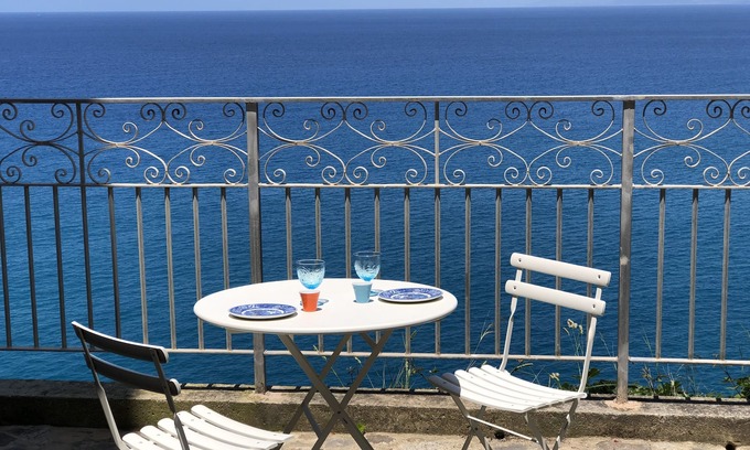 Pizzo Apartamento | Relájese en PALAZZO PIZZO RESIDENCE en el encantador pueblo de pescadores junto al mar