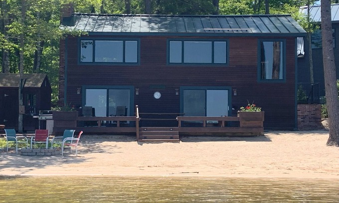 Pine River Pond Casa | Casa junto al lago durante todo el año con GRANDES vistas.