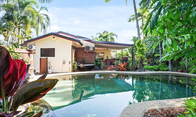Kewarra Beach Casa | Relax at Sudbury Shores Beach House- Tropical Kewarra Beach Retreat | Lagoon Pool + Outdoor Bath