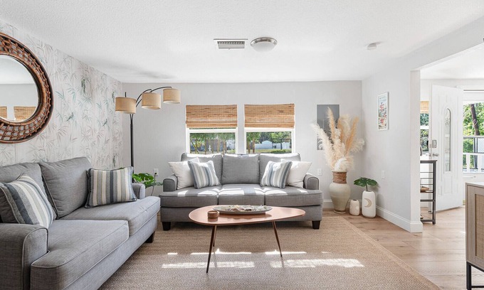 Englewood Cabaña | Relax at The Bamboo Cottage - Walk to Dearborn St, minutes to local beaches!
