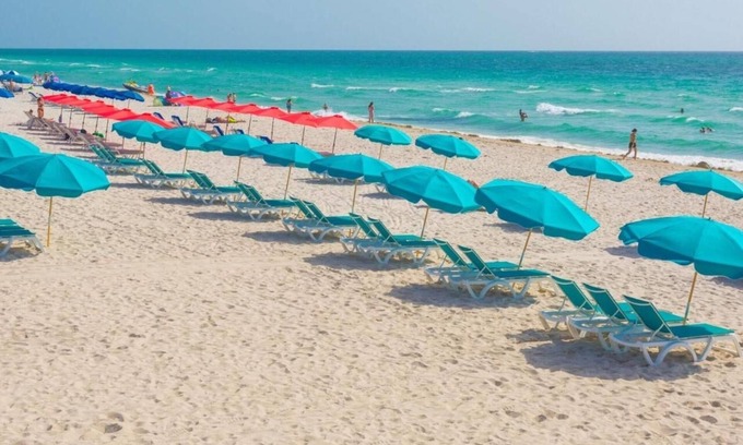 Mid Beach Hotel | Relax at the Coast – Pool, Beach Access, Balcony, and Walkable Fun - 3 Units