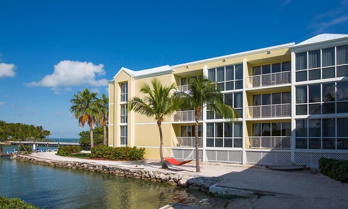 Marathon Complejo | Relax at the studio room in Bluegreen Vacations The Hammocks