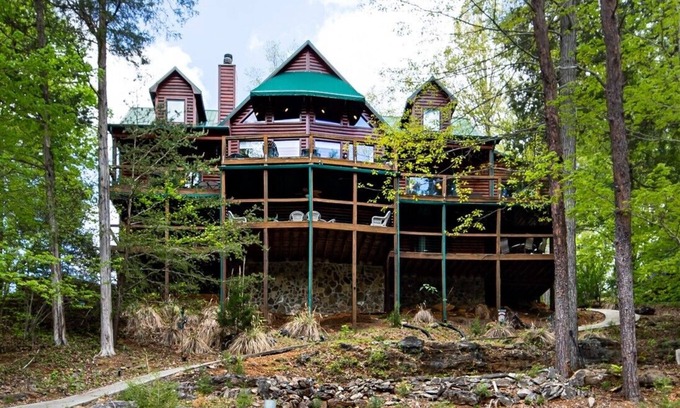 Big Creek Casa | Relax at Windsor Cove Norris Lake - 7 BR, 4,700 Sq ft, 2 Story Dock, Fire Pit