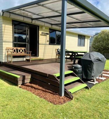 Waihi Beach Casa | Relax Cabin - Waihi Beach Holiday Home