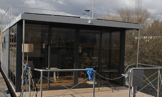 Zeewolde Alquiler De Eote | Relax & Experience a luxury Houseboat near Harderwijk and Zeewolde
