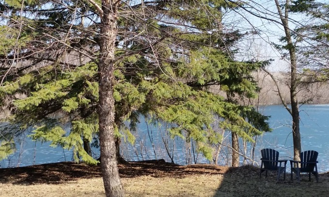 Charles City Casa | Relax in a North Central Iowa Paradise
