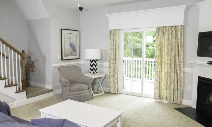 Lackey Complejo | Relax in a Private Escape w/Whirlpool Tub & Garden Deck