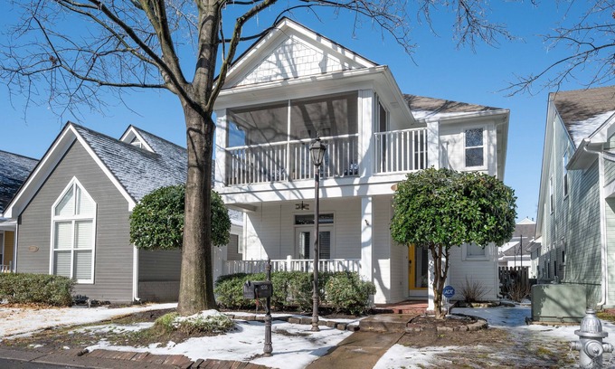 Memphis Casa | Relax in a Spacious 3 Bedroom + Office- Mud Island/Downtown