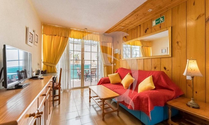 Arenas del Mar Apartamento | Relax in El Médano's Modern Sea View Apartment