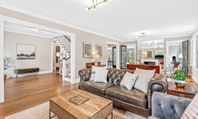 Burlington Casa | Relax in Historic Downtown Burlington | The Fogleman House | Minutes from Elon