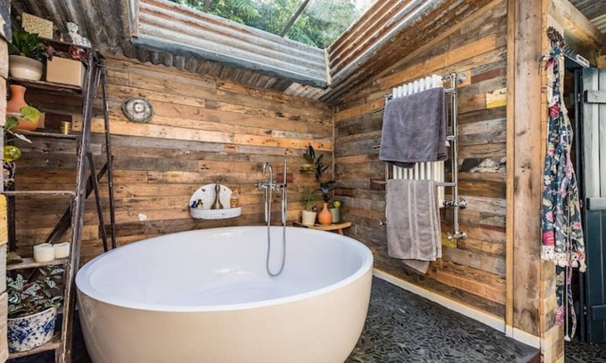Tyn-y-Groes Cabaña | Relax in nature at this unique Snowdonia home