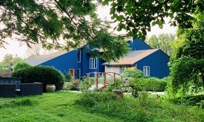 Lewisburg Cabaña | Relax in nature at this peaceful 35 acre hilltop country estate.