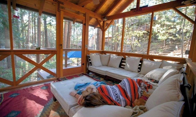 Idyllwild Cabina | Relájese en nuestro Amazing Gazebo en un arroyo de temporada. Retiro de parejas perfecto!