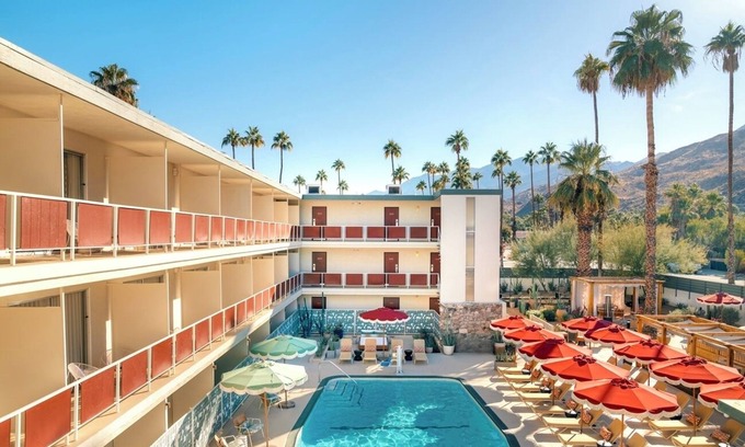 Palm Springs Hotel | Relax in Style | 4 Palm Springs Rooms w/ Scenic Mountain View | Parking | Pool