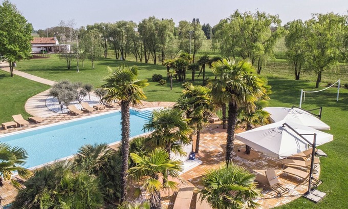 Roncade Villa | Relax and recharge in this oasis This villa for exclusive use