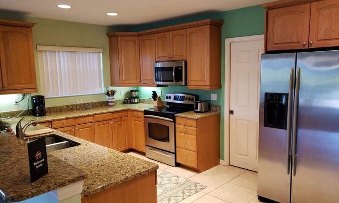 Independence Square Condominio | Relax @ our spacious Beach Condo. 3 Bedrooms, Bonus room & 2 Baths nSleeps 6-10