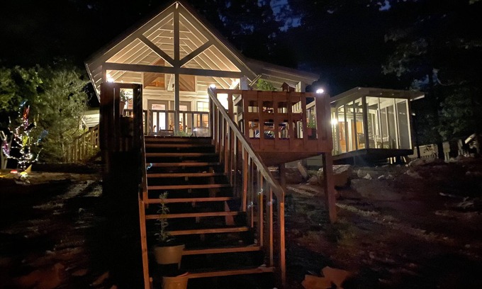 Mentone Cabina | Relax & Recharge @ Cottonwood Cabin-Lookout Mountain/Mentone Brow-front Retreat