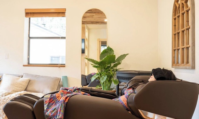 Cloudcroft Cabina | Relax &Reconnect at Zen Spa mountain cabin-Lux bath, Japanese 4D massage chair