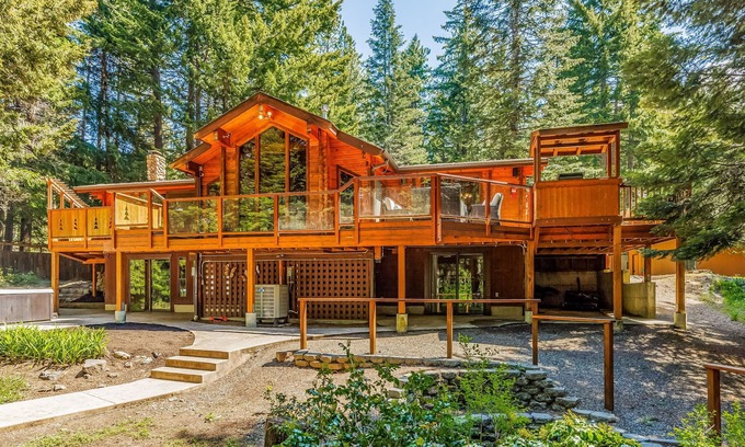 Cle Elum Casa | Ahorra 25% Ahora! 4BD Casa Aislada en la Orilla del río Nr Suncadia-grass Yard-fire Pit