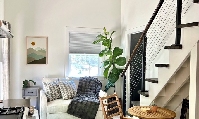 Dunlap Apartamento | Relax, rejuvenate, disconnect, and feel restored at REST on Fredonia Mountain
