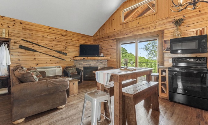 Sylvan Shores Cabina | RELAX, REJUVINATE, REVITALIZE!