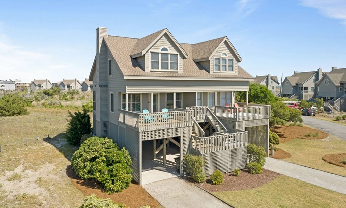 Topsail Beach Casa | Relax, unwind and have a great time at Two Beaches.