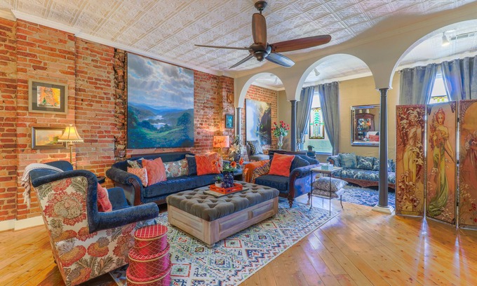 Denison Casa | Relax & Unwind at The Sedalia on Main