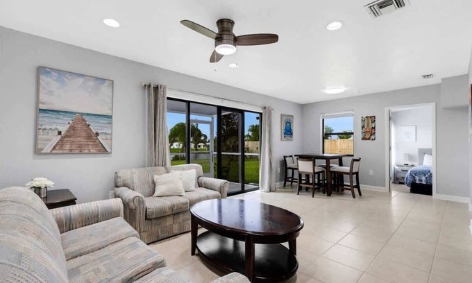 Port Charlotte Casa | Relax & Unwind: Lakefront Stay with Sunset Views