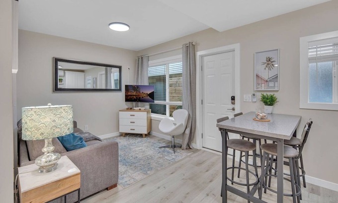 South Oceanside Condominio | Relax & Unwind | Tower 9 Retreat Steps to Beach