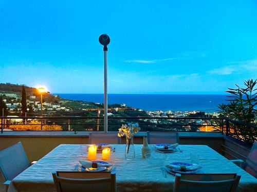 Pietra Ligure Apartamento | Relax Vista Mare con A/C, Wi-Fi & Free Parking.