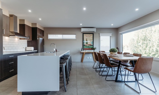 Nagambie Casa | Relax & watch magical sunsets upstairs balconies overlooking the beautiful lake