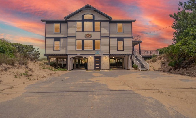 Sandbridge Casa | Relax With Beachfront Luxury!