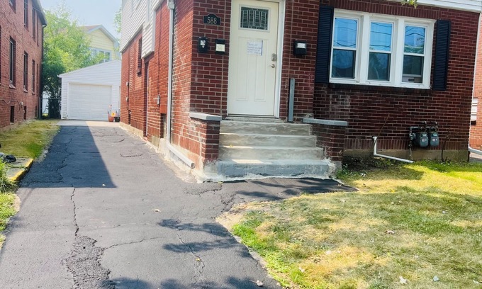 North Buffalo Apartamento | Relax with Peaceful Superb 3-bedroom apartment 2Fl with AC in Tonawanda Town