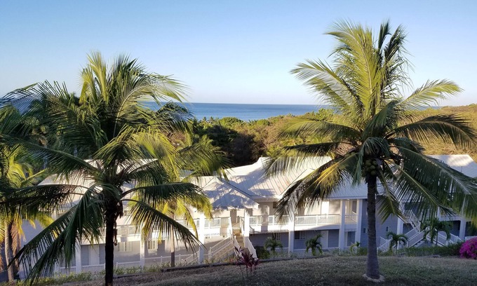 Playa Azul Condominio | Relajación y aventura en el paraíso