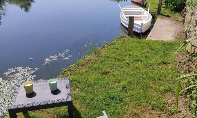 Les Roches-l'Eveque Casa | Relaxation on the banks of the Loir, Gite1