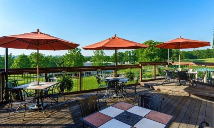 Cheat Lake Apartamento | Relaxation Paradise: Studio w Indoor Pool & Fitness Center