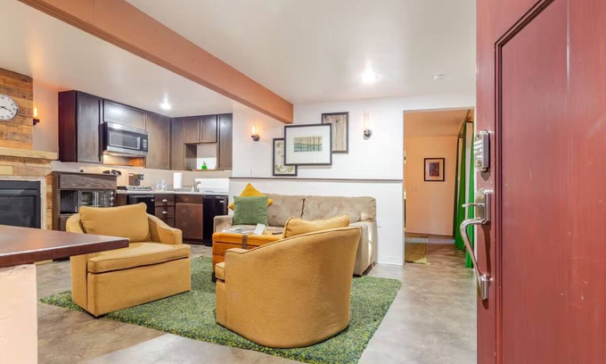 Northwood Apartamento | Relaxed 1 Bedroom under the Russian River Redwoods