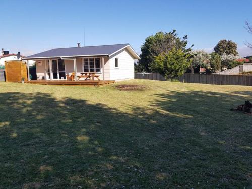 Foxton Beach Casa | Relaxed Beach Retreat, mod family friendly bach