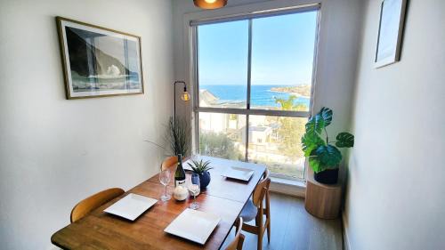Tamarama Apartamento | Relaxed Coastal Living with Fantastic Sea Views