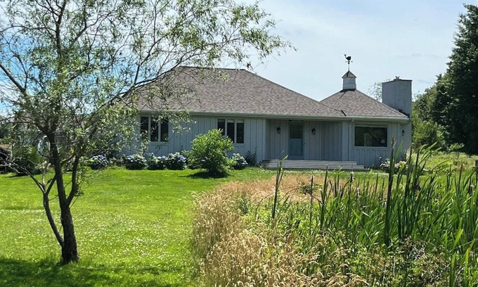 Little Compton Casa | Relaxed Dog Friendly Coastal Retreat