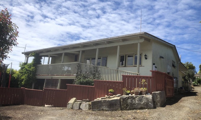 Kakanui Casa | Relaxed family accommodation close to the beach and river.